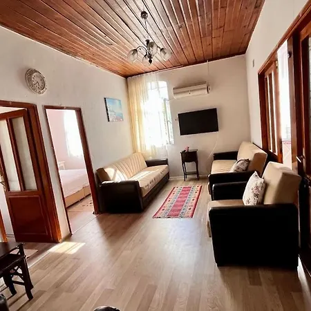 In A Historical House In Carsi Apartment Alacati